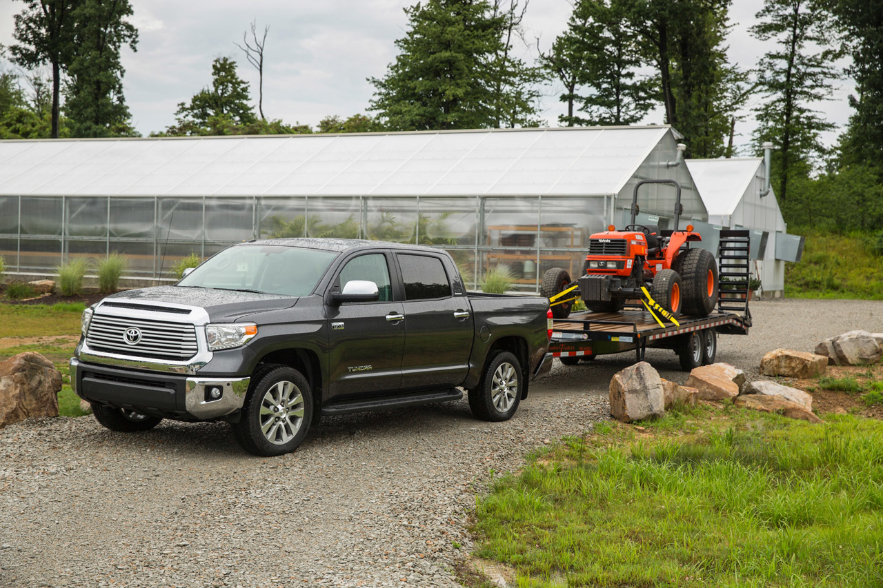 Toyota Tundra ditches V6 for 2015 and goes with 2 V8 engine options 4.6