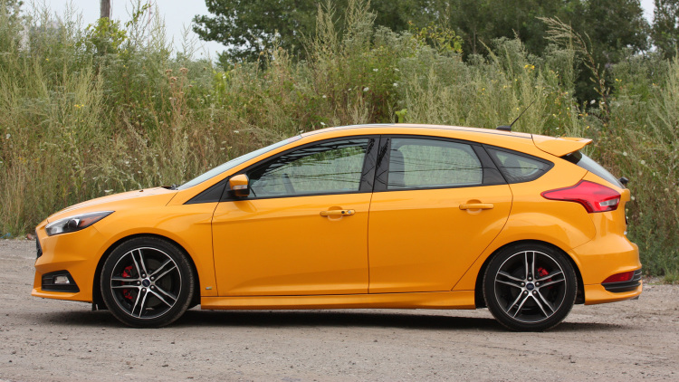 2015 Ford Focus ST Turbo 2.0L I4 275HP M6 FWD 3,223lbs $25K-$36K